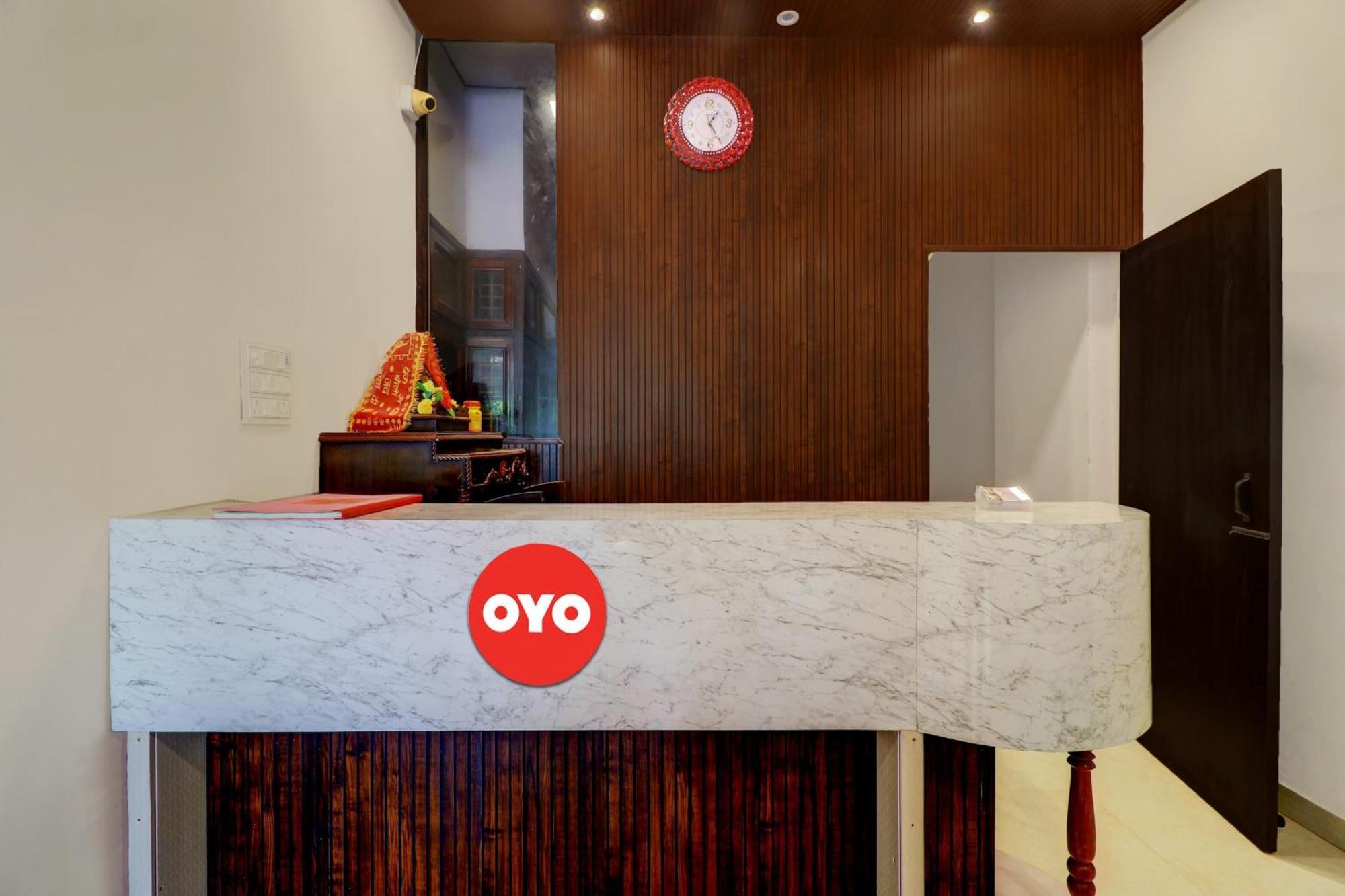 Hotel O Om Pushp Residency Матура Екстериор снимка