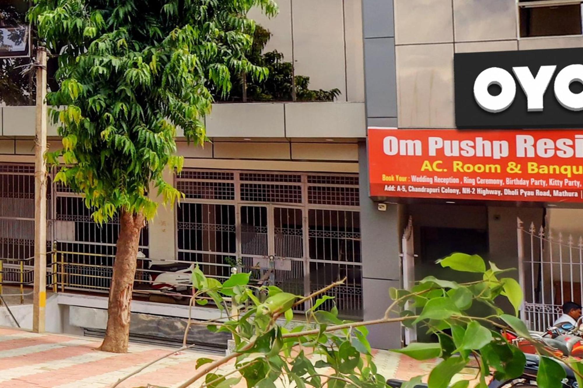 Hotel O Om Pushp Residency Матура Екстериор снимка